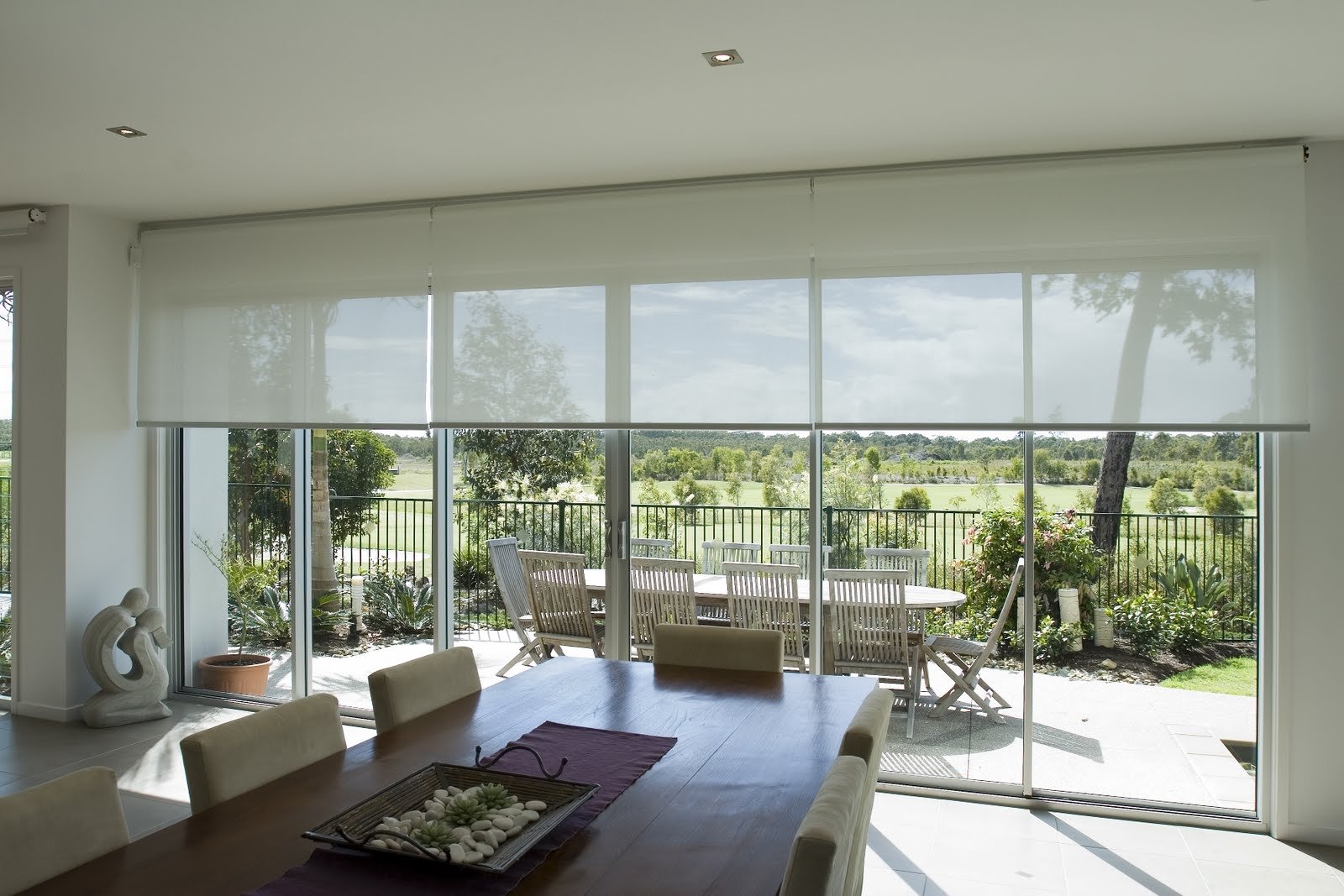 Roller-Blinds-Sunscreen-rem-xinh-luxury Roller-Blinds-Sunscreen-rem-xinh-luxury